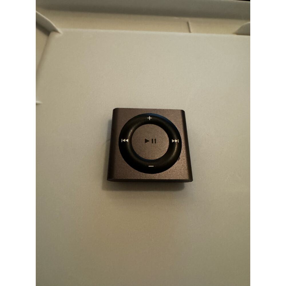 Apple iPod Shuffle 4th Generation Space Gray 2GB